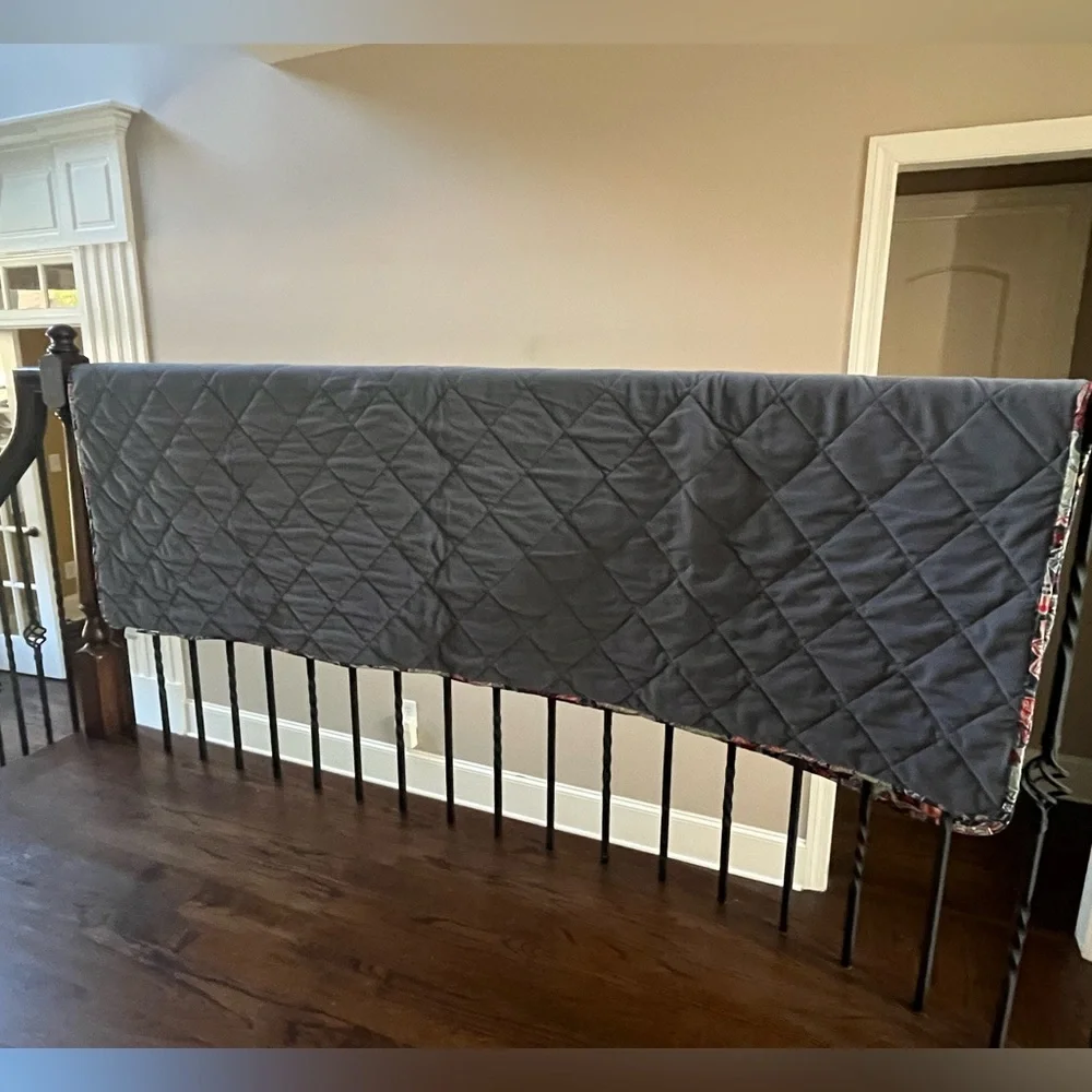 Vera Bradley Stadium Blanket in RETIRED Nomadic Floral - Picture 4 of 8